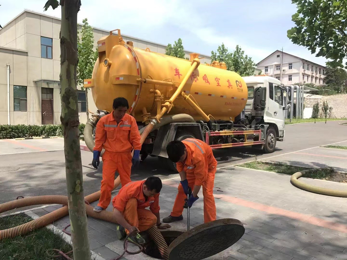 慈溪化粪池清理与5-8吨吸粪车施工效率分析